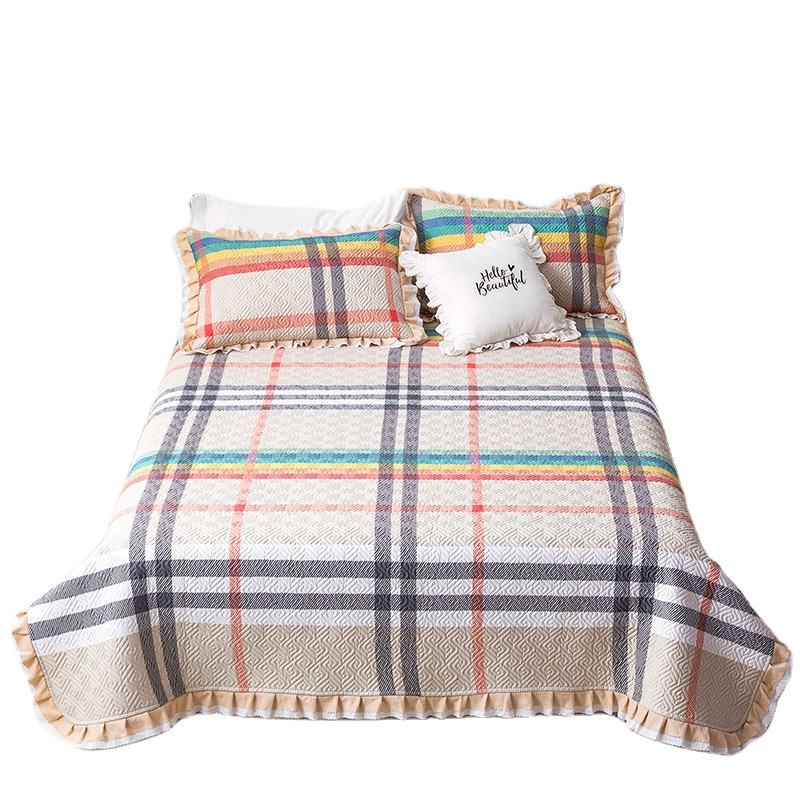Feather Duvet and Blanket: How to Cover Together