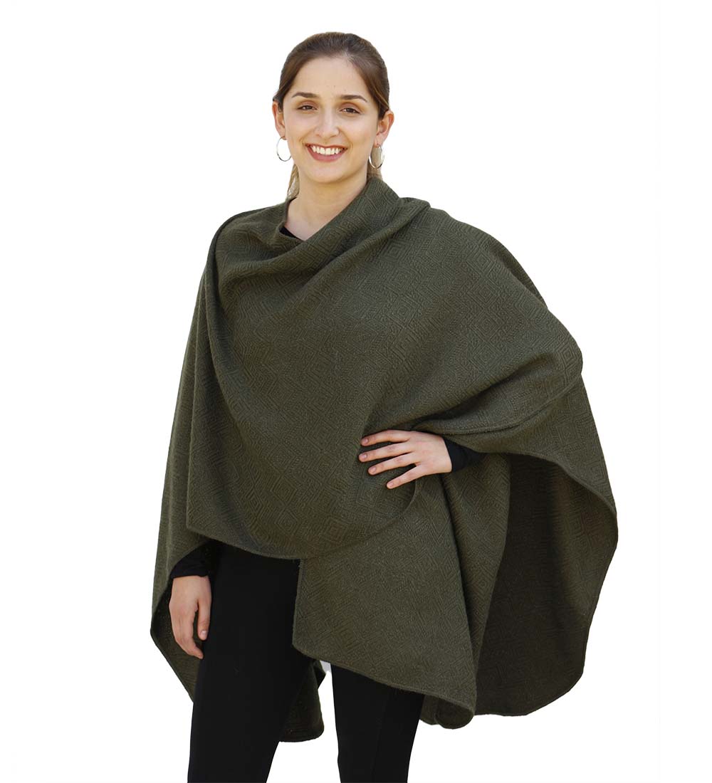 Red Down Quilt and Coat: A Cozy and Stylish Choice for Winter
