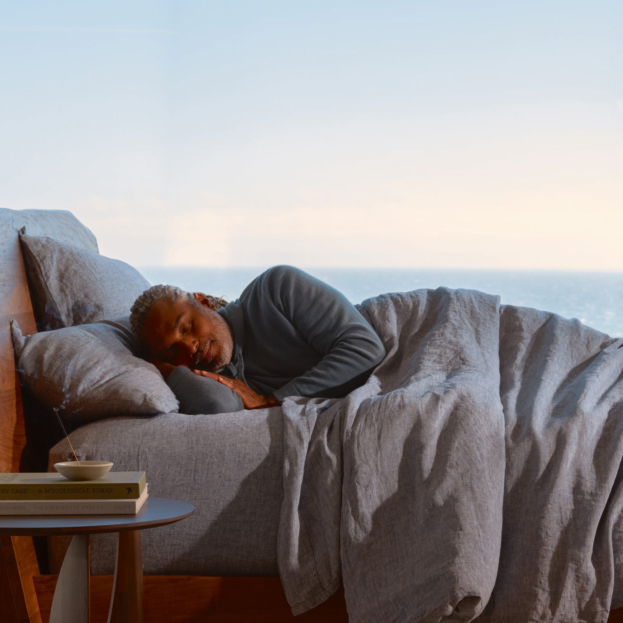 Liren Down Comforter: A Quality Sleep Experience