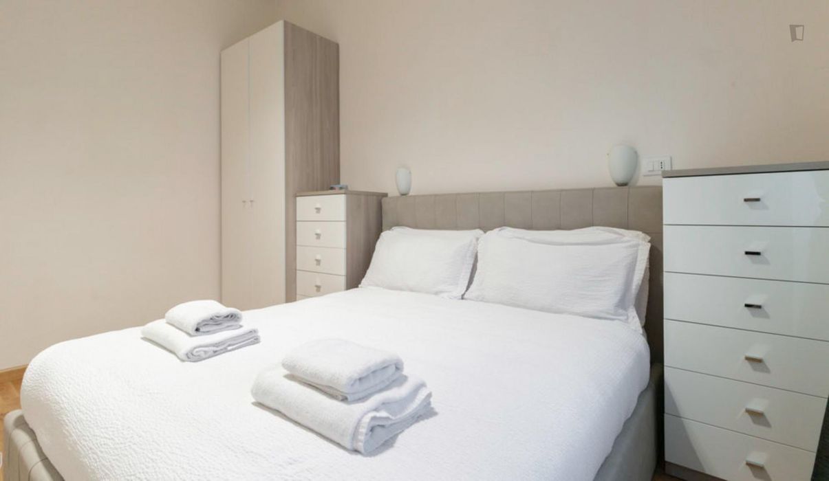 Title: Yingkou Down Comforter: A Warm and Comfortable Choice for Your Bed