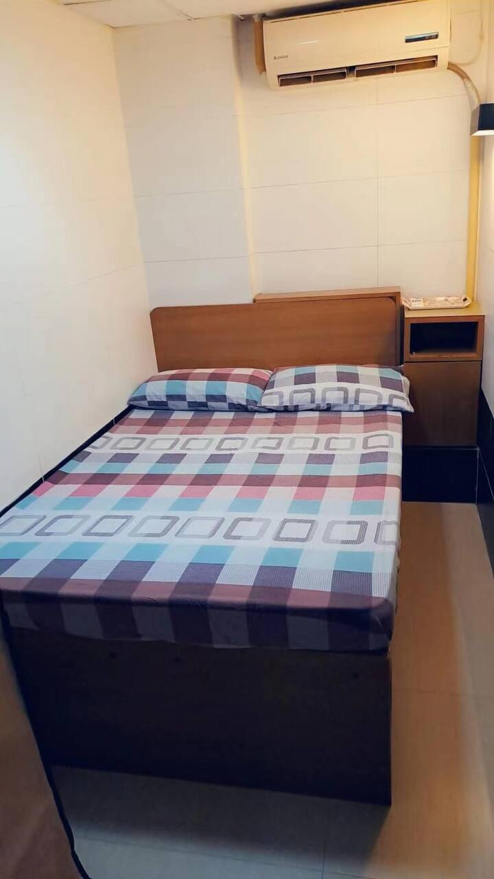 Title: Yingkou Down Comforter: A Warm and Comfortable Choice for Your Bed