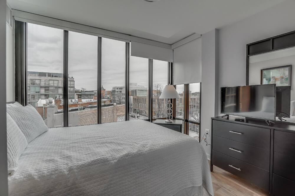 Platinum Down Duvet: A Luxurious and Warm Addition to Your Bedroom