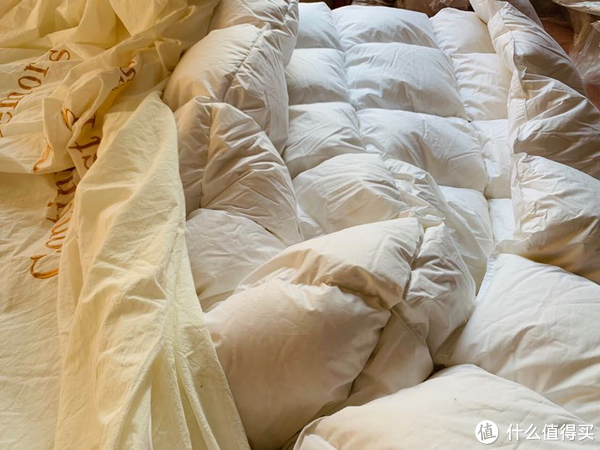 Athome 羽绒被，舒适睡眠的温暖伙伴
