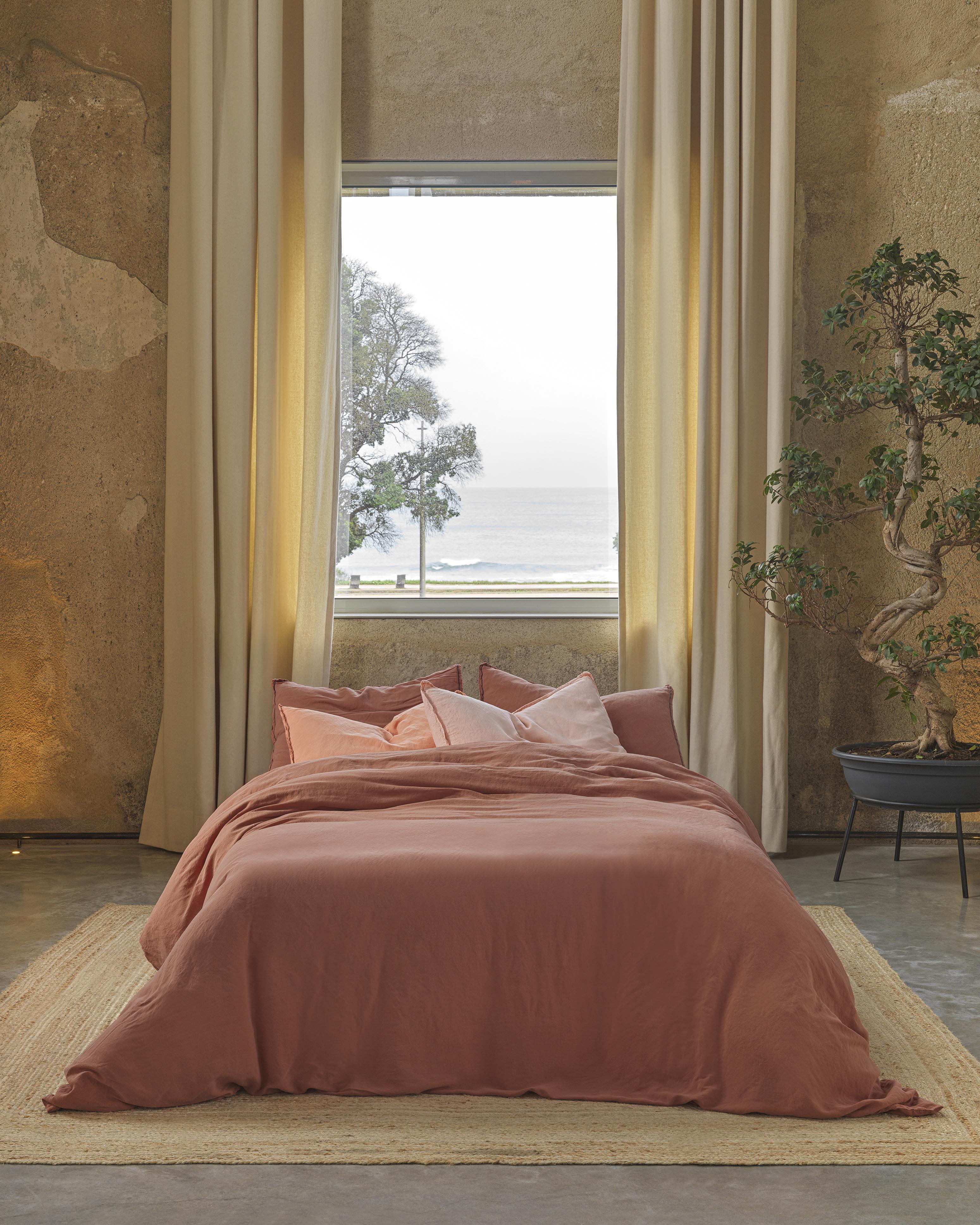 Exploring the Art of Changshu Down: The Essence and Evolution of Chinas Premier Down Bedding