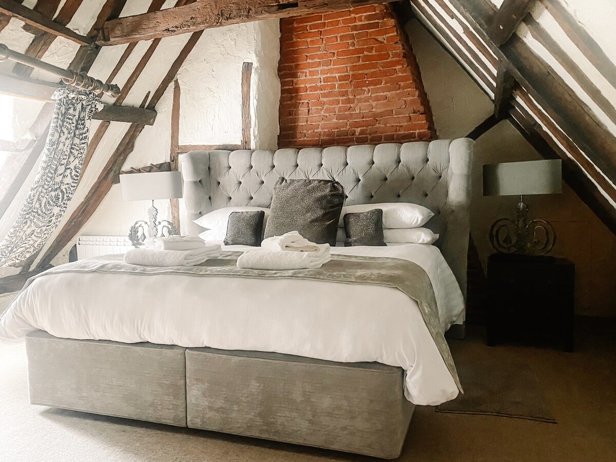 Wilton Featherbed: A Luxury of Comfort and Warmth