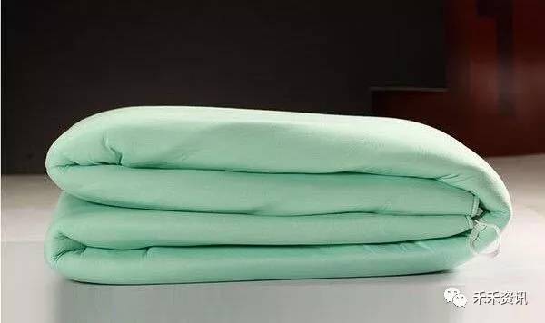 New Jiang羽绒被，舒适睡眠的守护者
