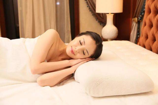 New Jiang羽绒被，舒适睡眠的守护者