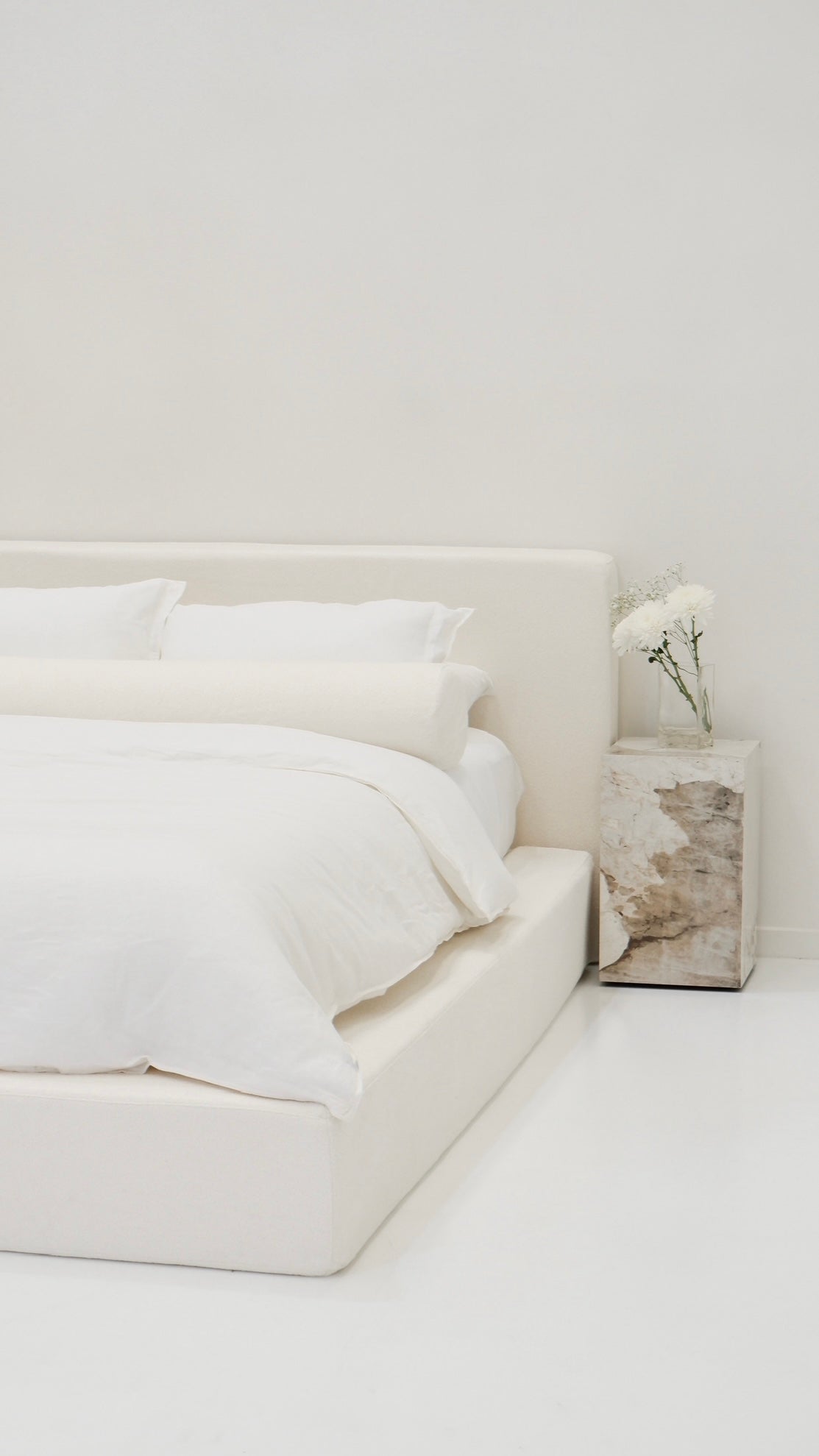 Title: Yongchuan Down Comforter: A Quality Choice for Your Bed
