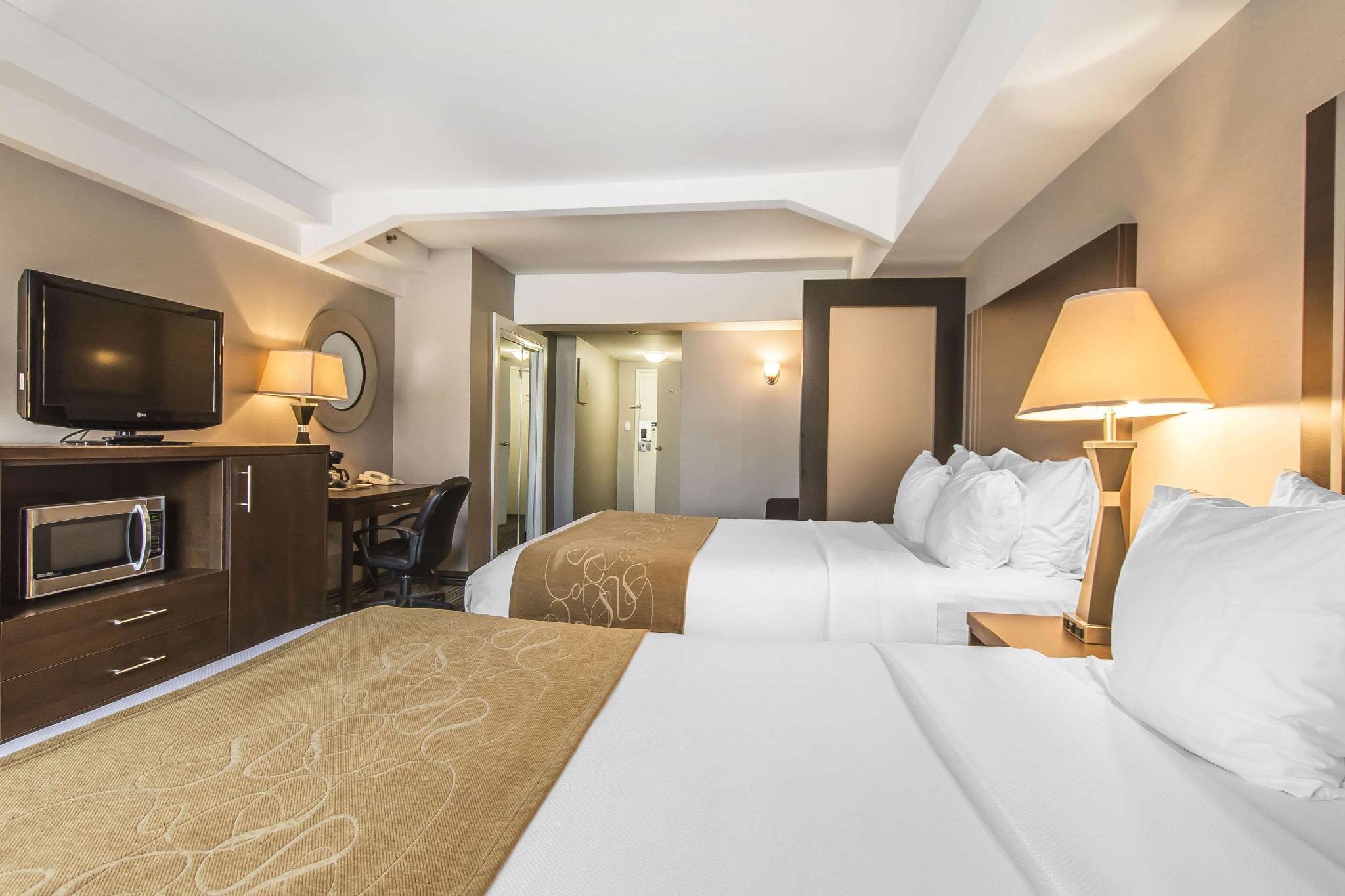 Title: Rong County Down Comforter: A Warm and Comforting Sleep Experience