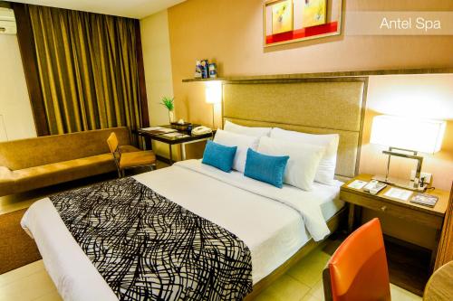 Hotel Grand Feather Duvet: A Luxurious Addition to Your Bed
