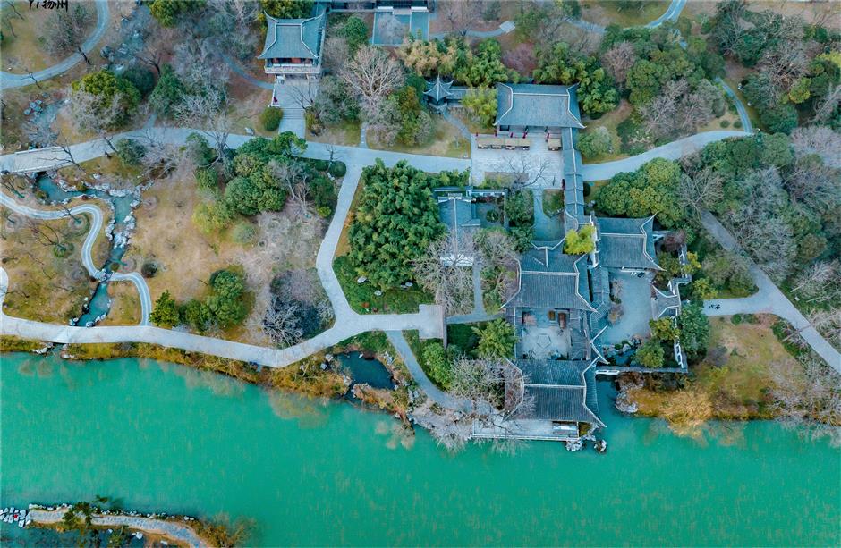 Title: Winter Reflections on Yangzhou Down Blankets: A Cultural and Historical Exploration