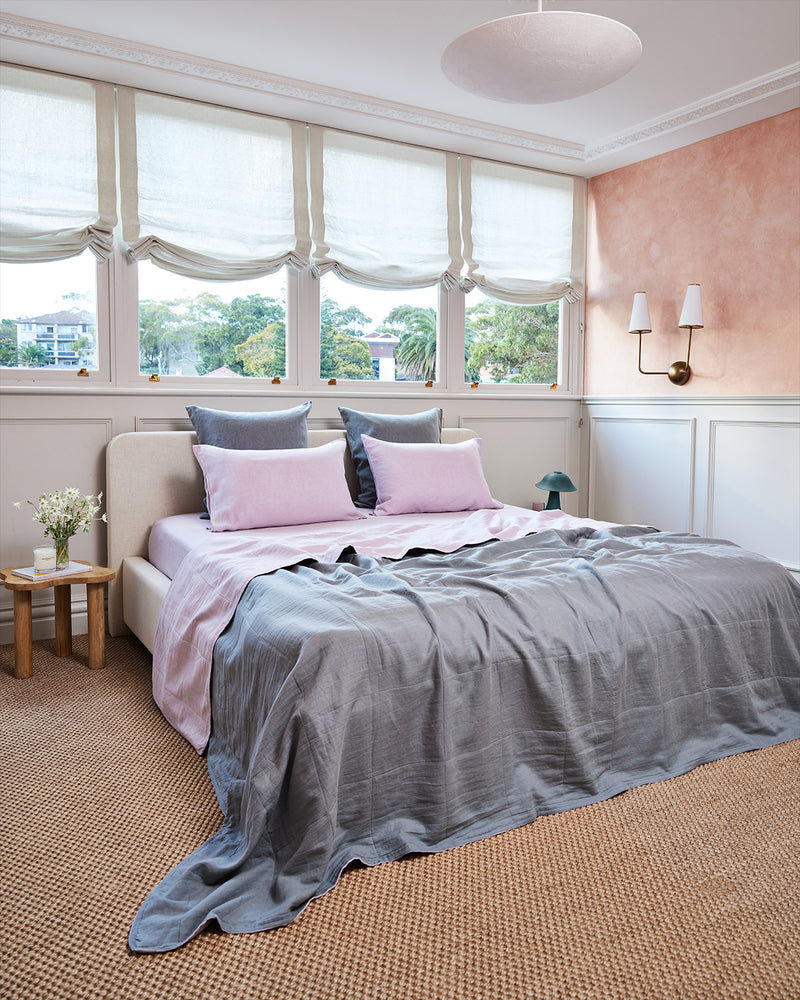 Lincang Down Comforter: A Winter Warmth for Your Bed