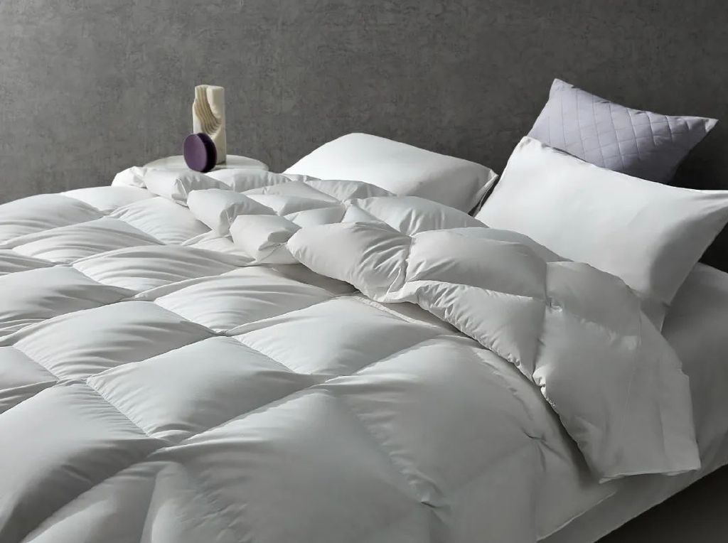 Title: The New羽绒被: A Comfortable and Versatile Bed Item