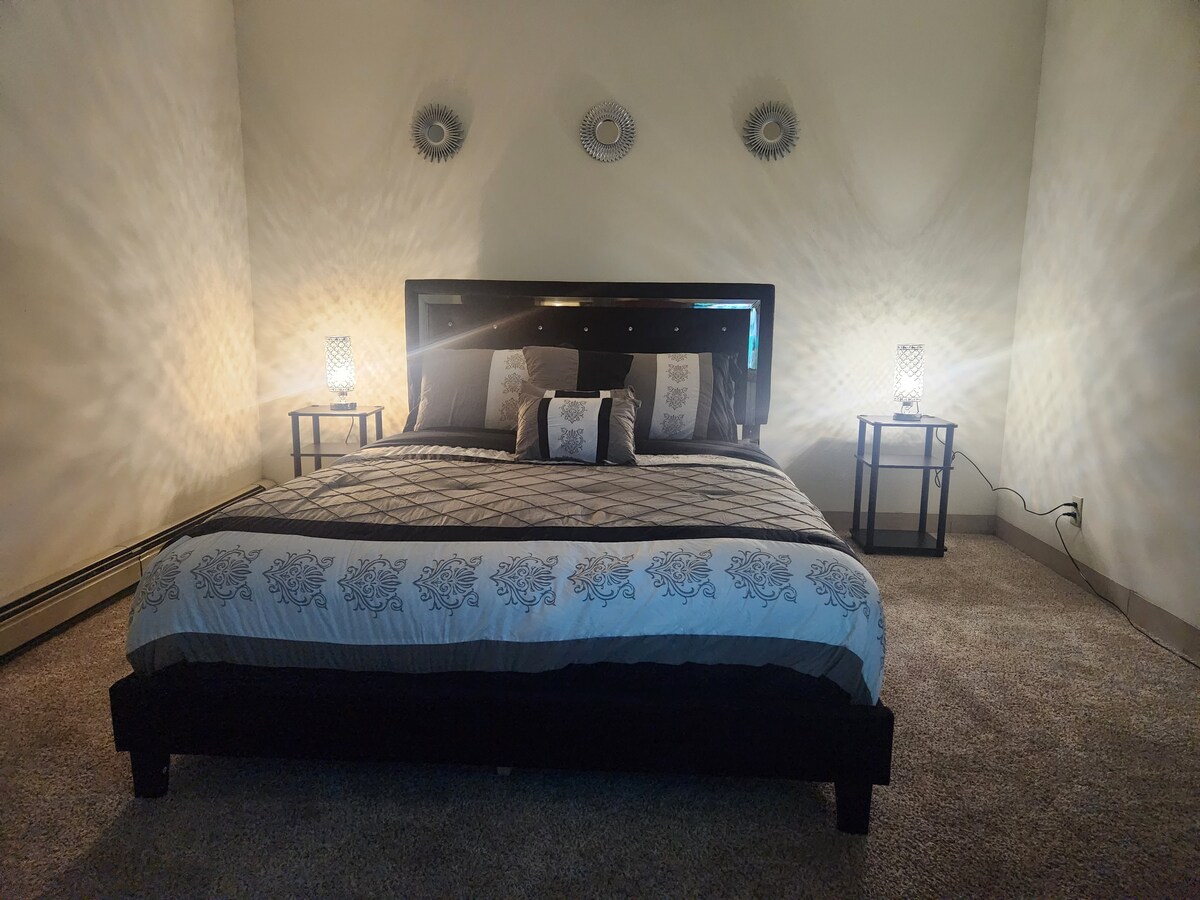 Title: Customizing Hotel Comfort: The Perfect 95% Single Down Comforter for a Luxurious Stay