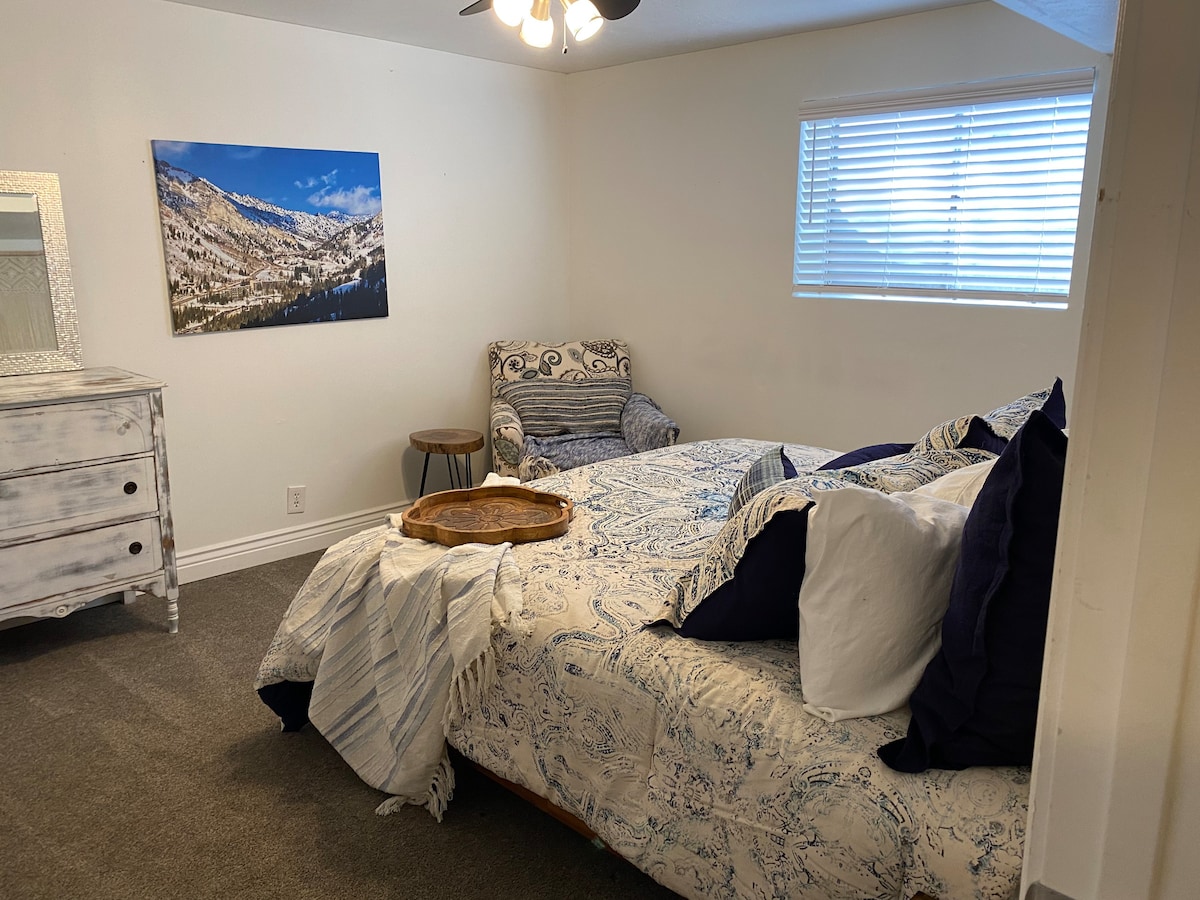 The hera down comforter: a warm and cozy addition to your home