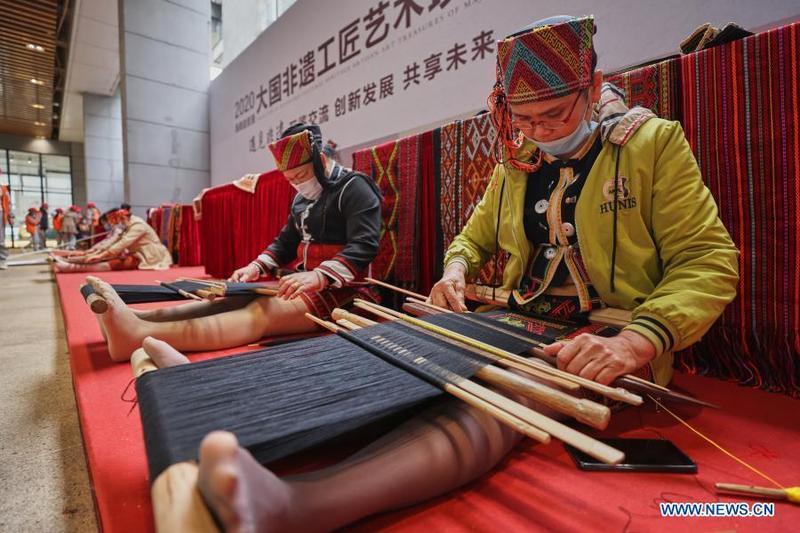 Crafting Down In the Heart of Hubei: The Art of Hanfu Quilt Production in Macheng