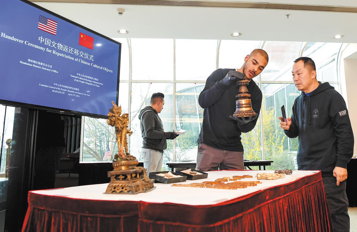 Title: The Art of Making Down Comforters in Chengdu, China - A Cultural and Historical Exploration