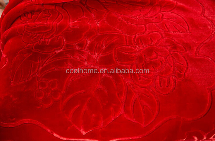 Title: The Unique Charm of Duck Feather and Red Silk Blankets