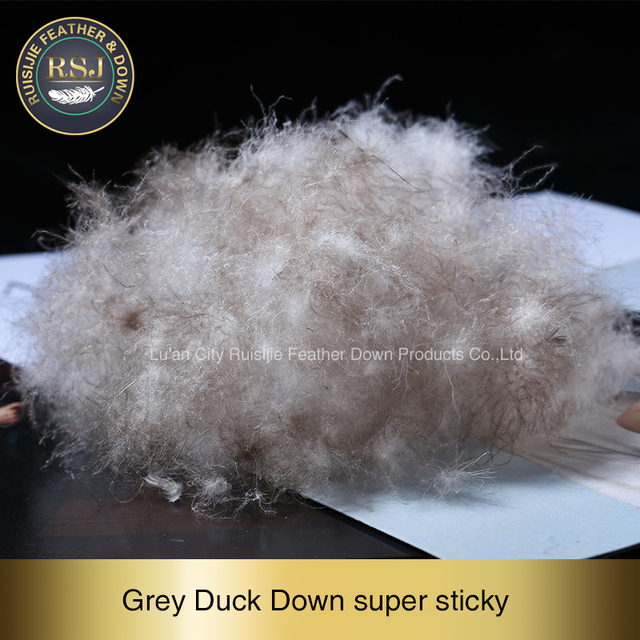 Title: The Processing of Duck Feather Blankets in Suzhou