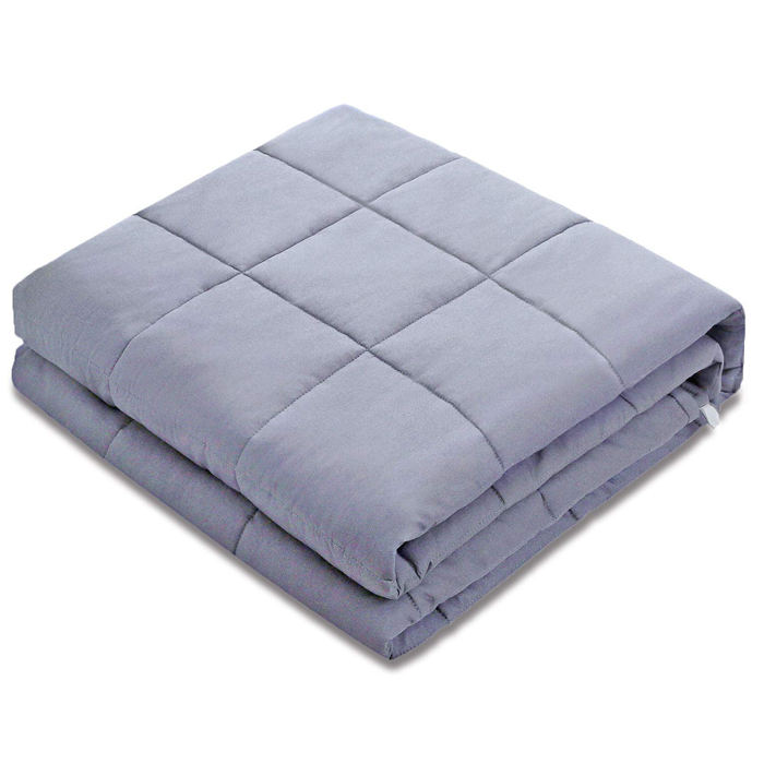 Title: Understanding the Wholesale Prices of Zhengzhou Down Blankets for Sale in China