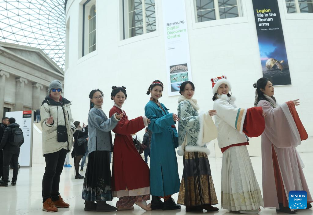 Title: Exploring the Art of Hanfu: A Journey through Time and Tradition