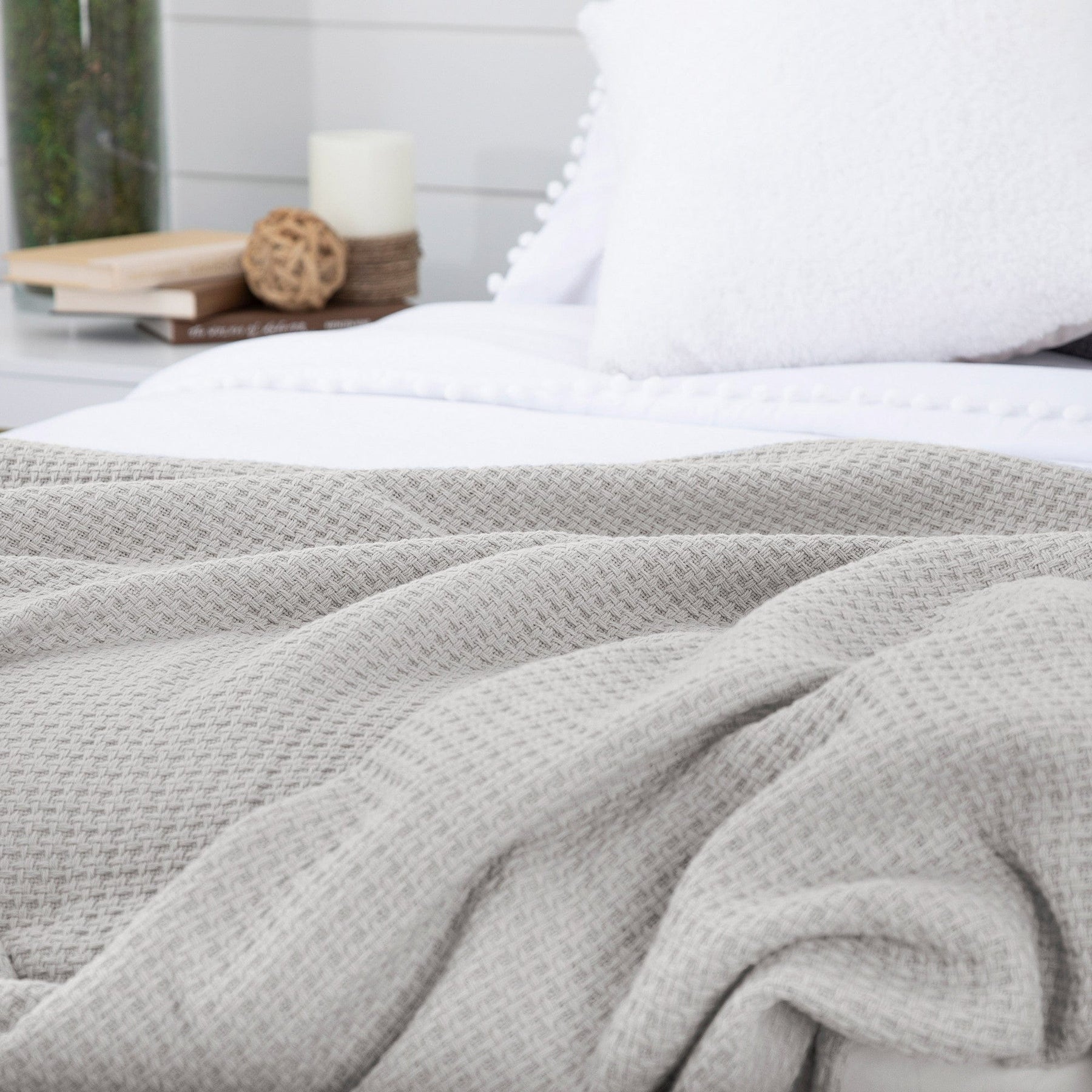 Title: Which is More Warm: Down Blankets or Wool Blankets?
