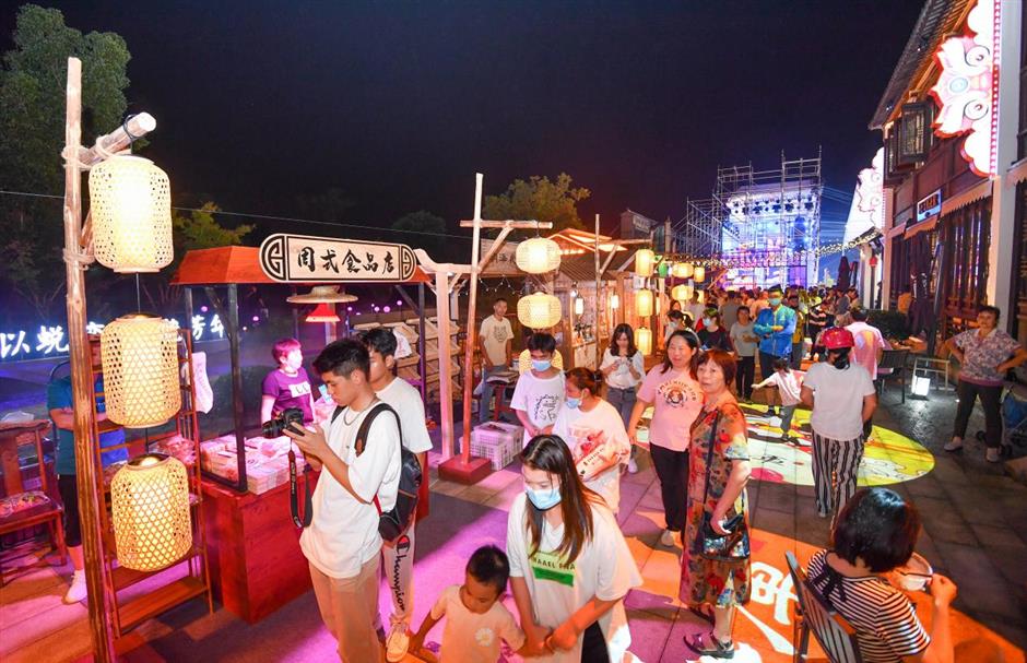 Title: Experience the Comfort and Quality of Wujiang District Songling Town Down Comforter Superstore