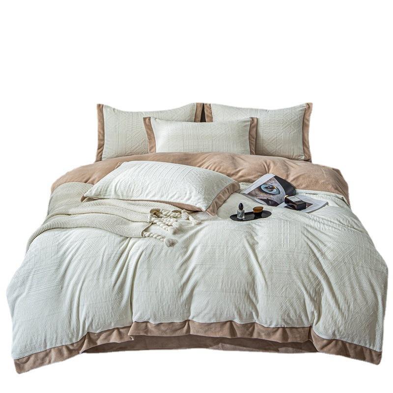 Title: Luo Lai Textiles’ Duck Feather Blanket: A Warm and Cozy Choice for Your Bed