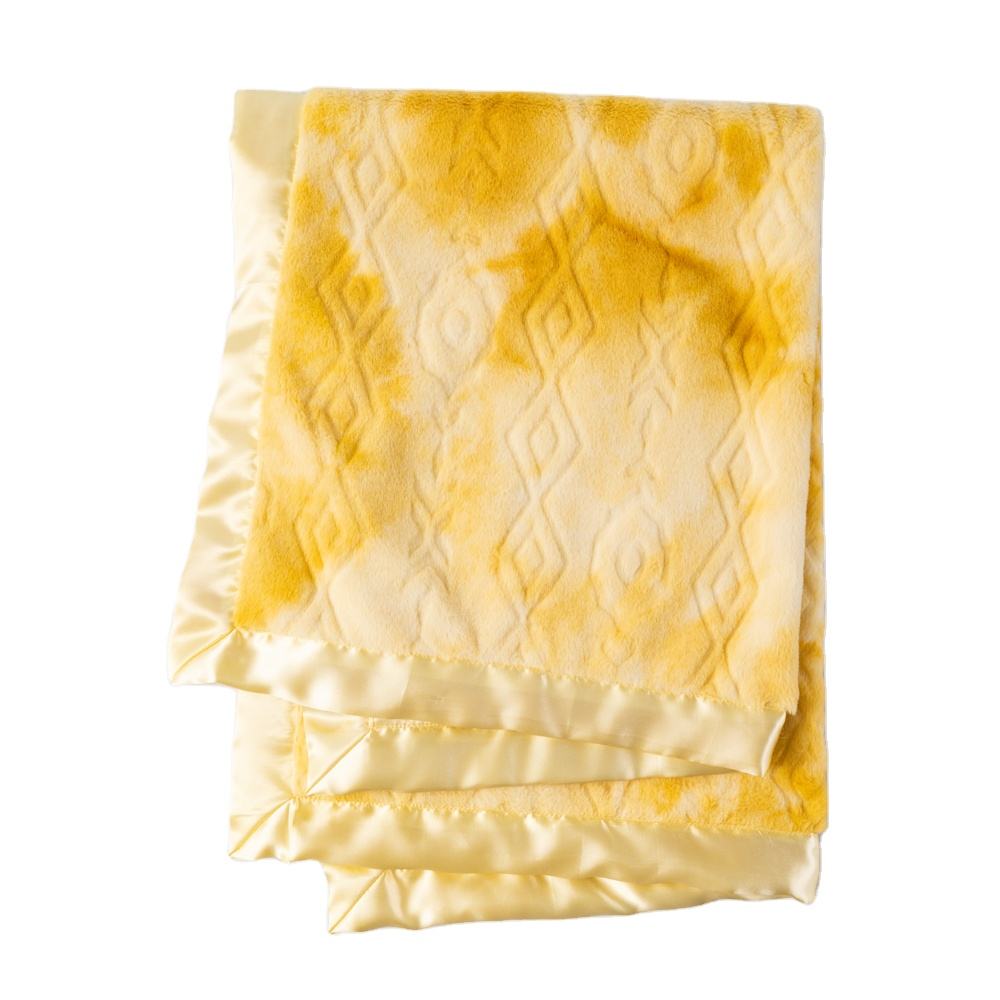 Title: Xiao Yang Ge Sells Duck Feather Blankets